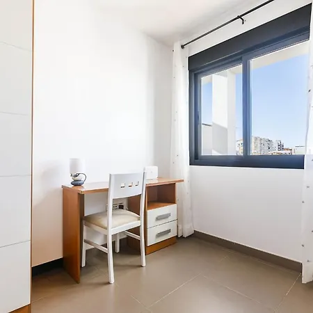 A&n Sunlit Penthouse Steps From The 토레델마르