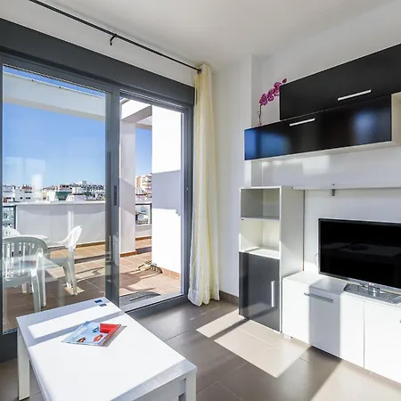 A&n Sunlit Penthouse Steps From The *