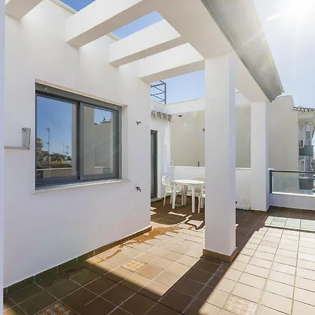A&n Sunlit Penthouse Steps From The *