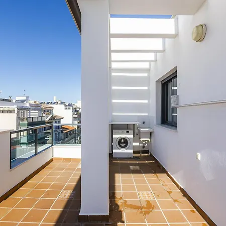 A&n Sunlit Penthouse Steps From The * 토레델마르