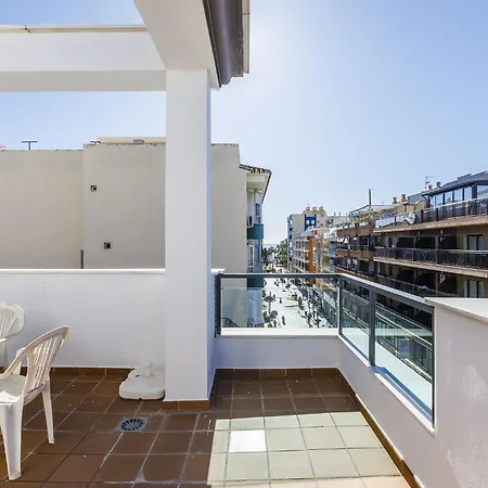 A&n Sunlit Penthouse Steps From The *