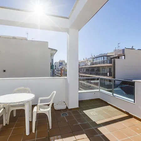 A&n Sunlit Penthouse Steps From The